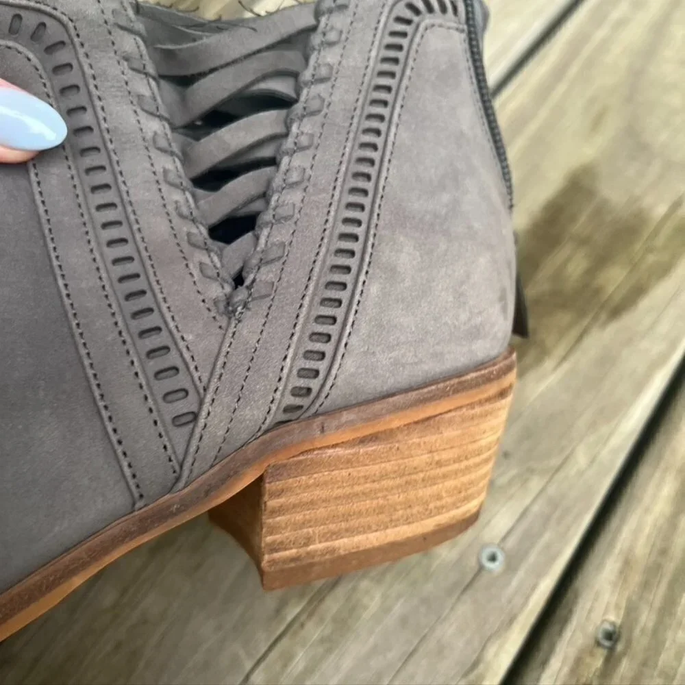 ** Vince Camuto Gray Leather Pimmy Ankle Boots Size 8